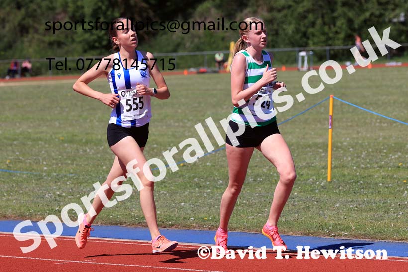 Womens under-17s 3000 metres, 2025 North Eastern Track and Field Champs., Shildon, County Durham. Photo: David T. Hewitson/Sports for All Pics
